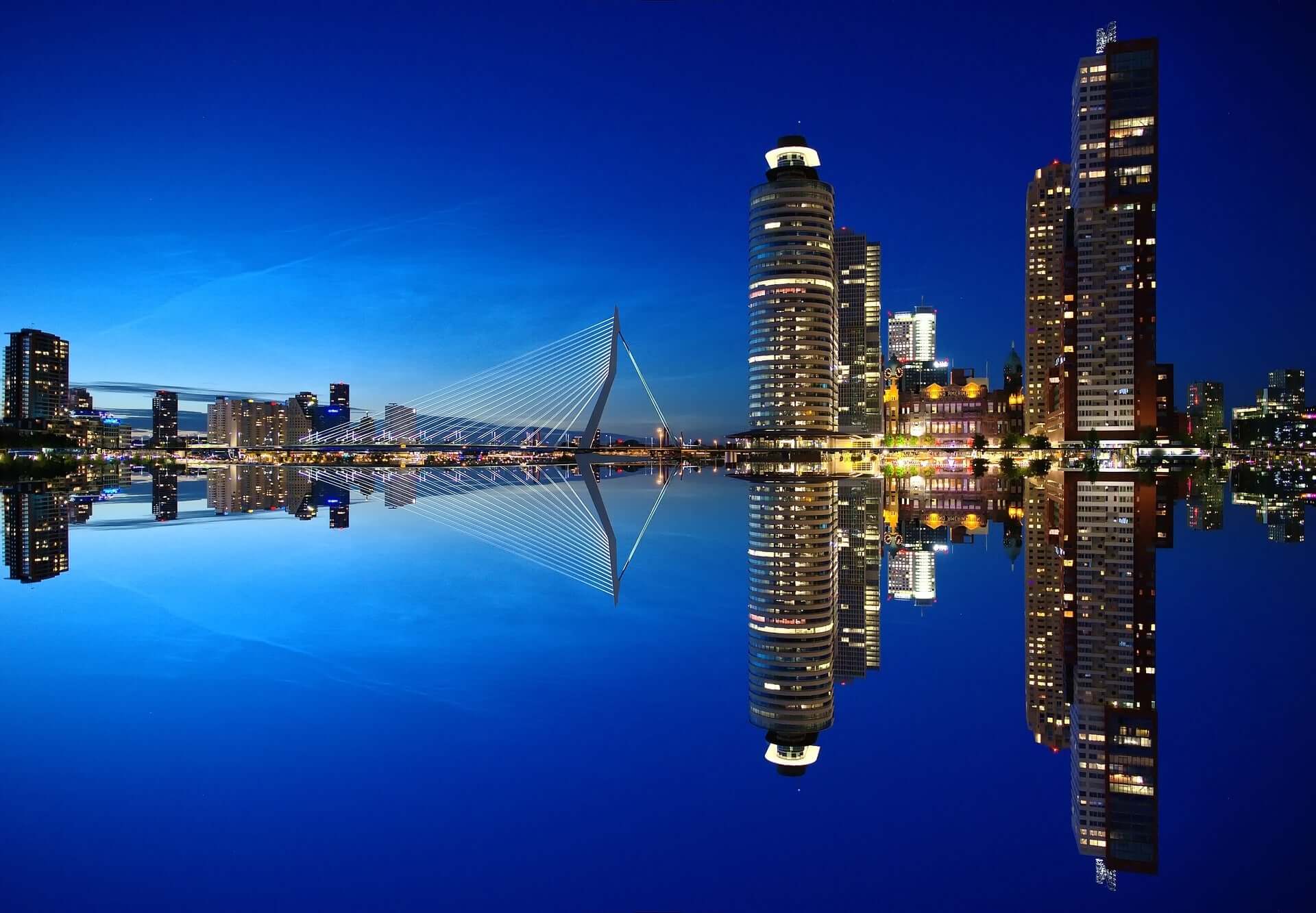 Hai provato i nostri Segnali? Se operi col FIB o MiniFIB, scopri i nostri Sistemi di Trading. Nella foto: Rotterdam (Olanda). Credits: https://pixabay.com/it/rotterdam-skyline-architettura-1598418/